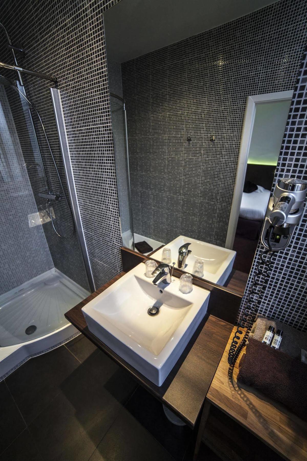 Hotel Kanai Lille Dış mekan fotoğraf